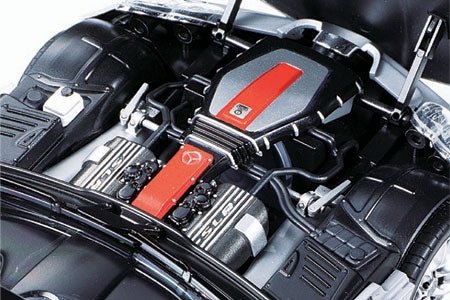 Tamiya 1/24 Scale Mercedes Benz SLR McLaren Sports Car - Image 3