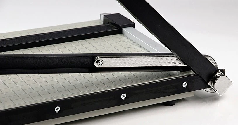 Dahle Vantage 12e Guillotine Paper Trimmer - 12" Cut - Image 4
