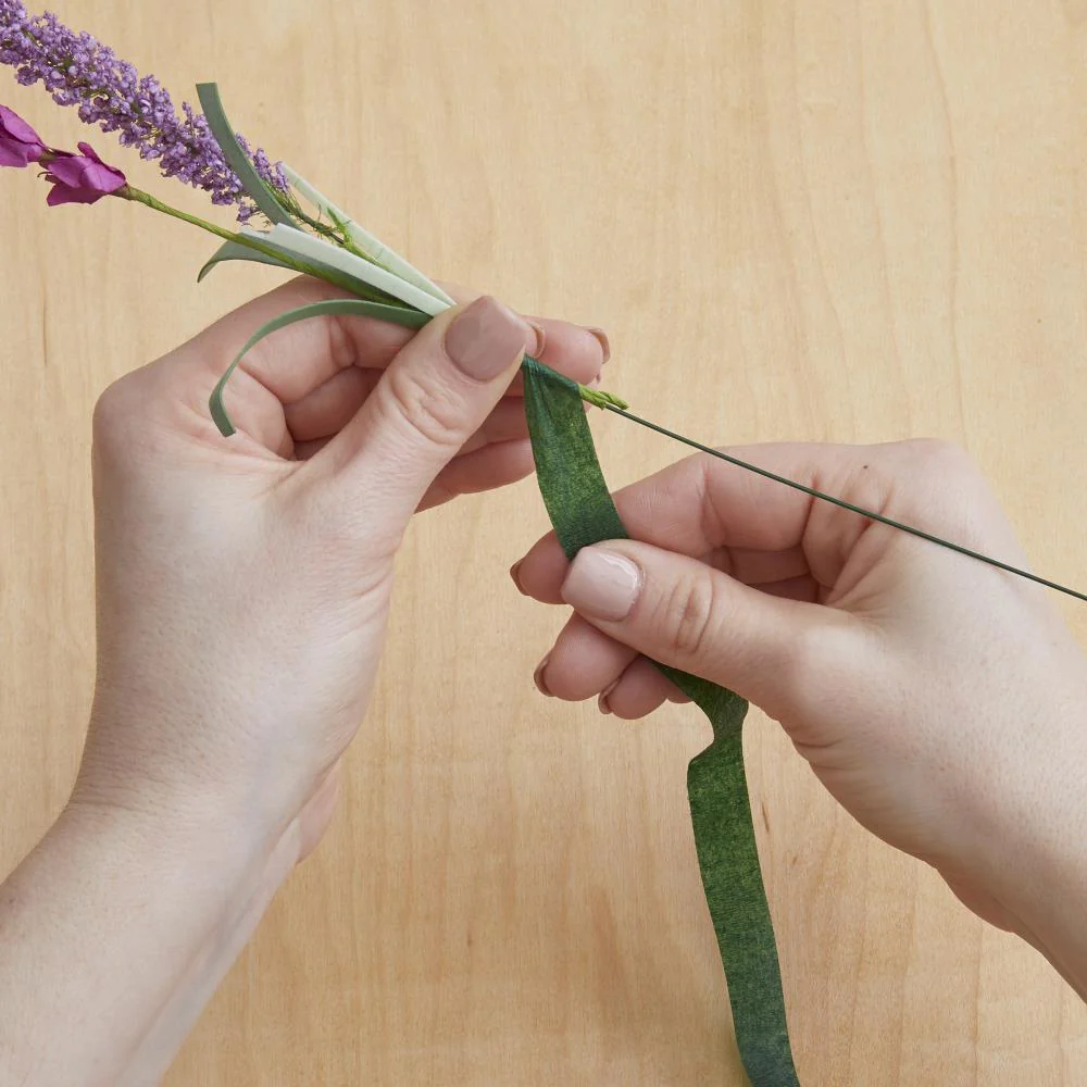 FloraCraft Floral Tape 0.5"X60' - Image 3