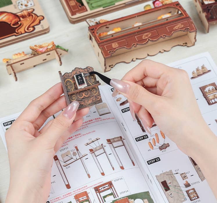 Hands Craft - DIY Book Nook Kit: Mrs. Hunt Bakery - Image 4