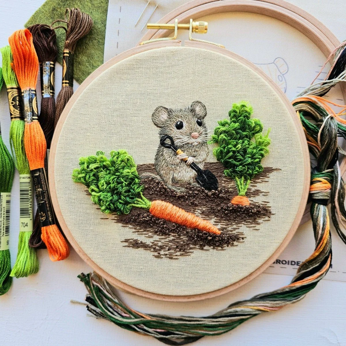 Jessica Long Embroidery - Garden Mouse Embroidery Kit