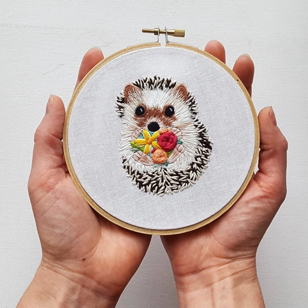 Jessica Long Embroidery - Hedgehog Embroidery Kit - Floss Card