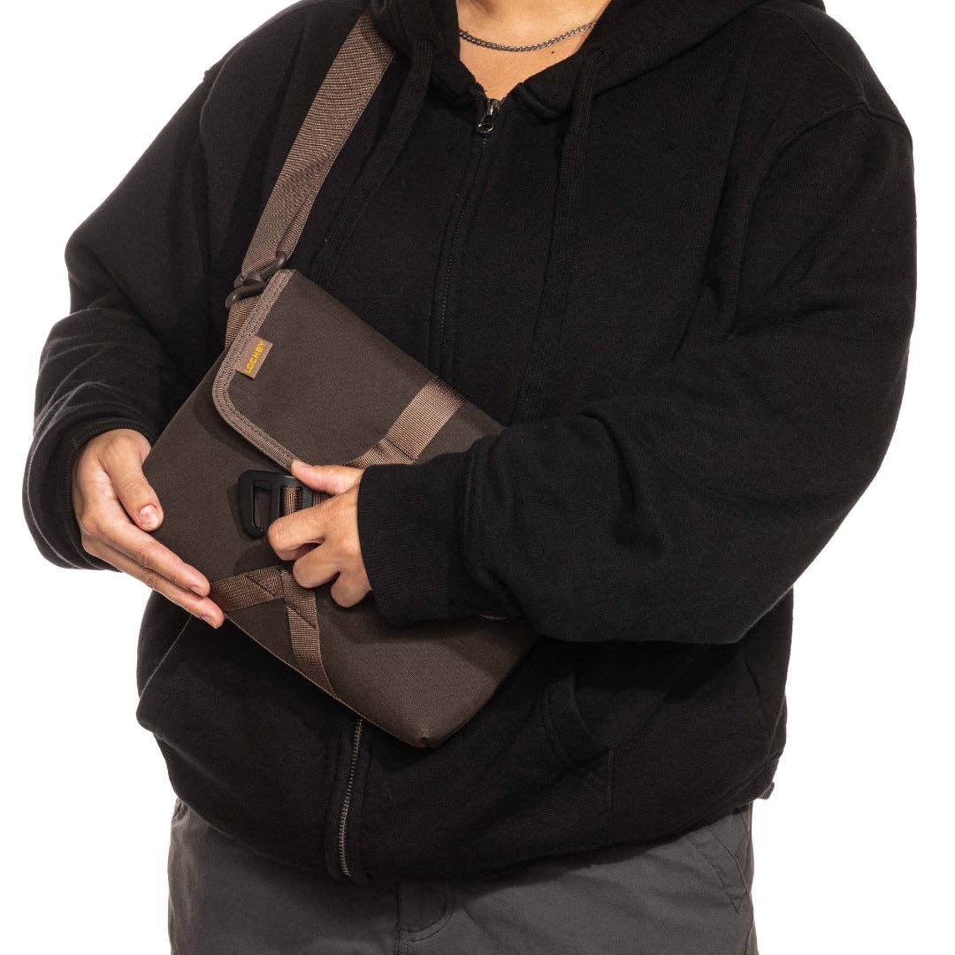 LOCHBY - Artists Field Sling - Brown - Image 13