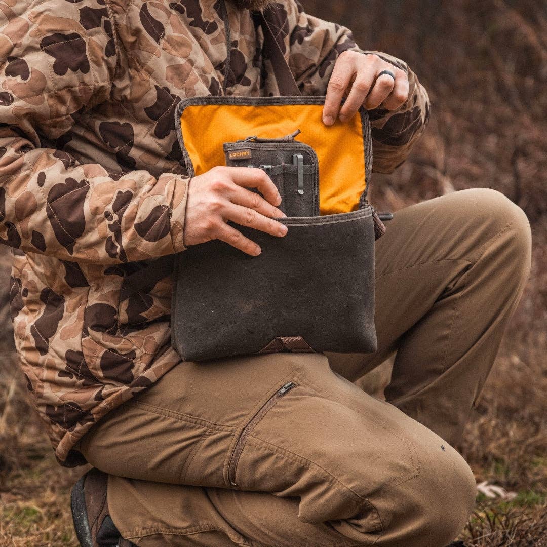 LOCHBY - Artists Field Sling - Olive - Image 4