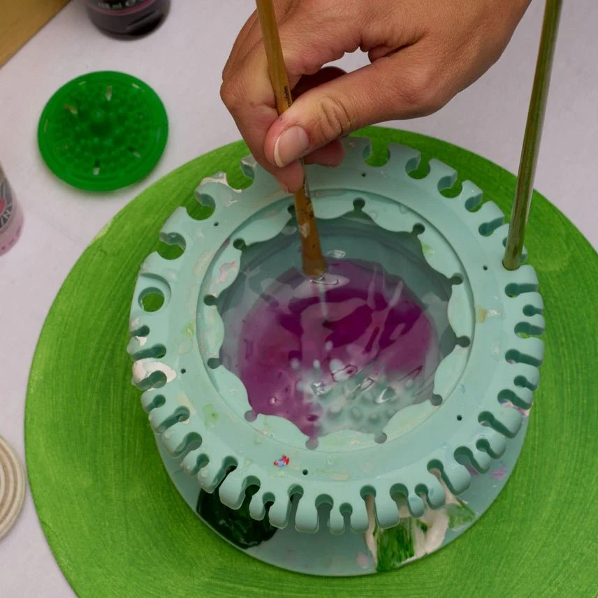 Paint Puck - Green Collapsibowl - Portable Pallet, Brush Cleaner and Organizer (for waterbased paints) - Image 2