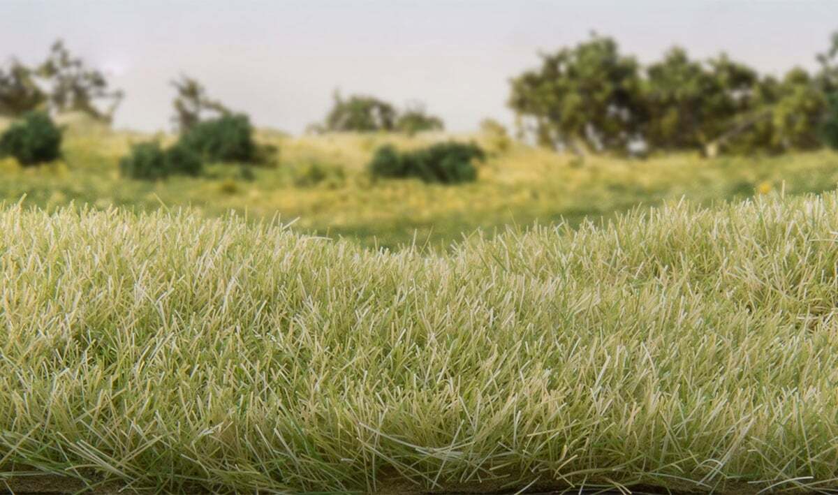 All Game Terrain - Static Grass 28 g (.987 oz) - 7 mm Light Green - Image 2